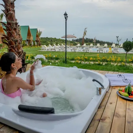 بيت خشبي Bisanthe Panorama Suetluece Dag Oteli